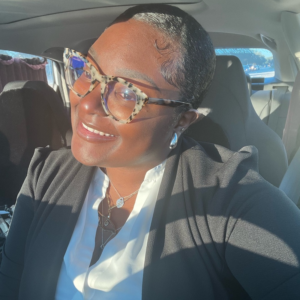 Meet your Posher, Yanique